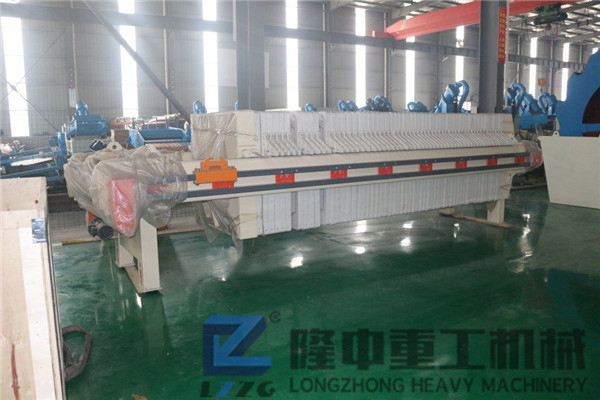 環保性能加持，隆中重工新型廂式壓濾機“綠色”